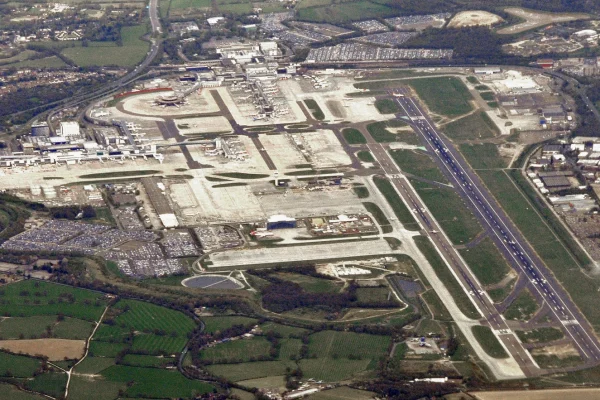 Guides Gatwick Airport 1